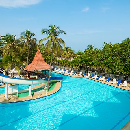 Hotel Las Americas Casa De Playa Картахена Экстерьер фото The swimming pool at the hotel