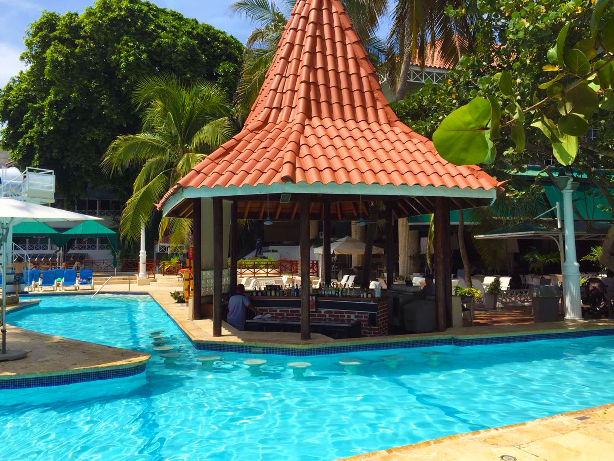Hotel Las Americas Casa De Playa Картахена Экстерьер фото The swimming pool at the hotel