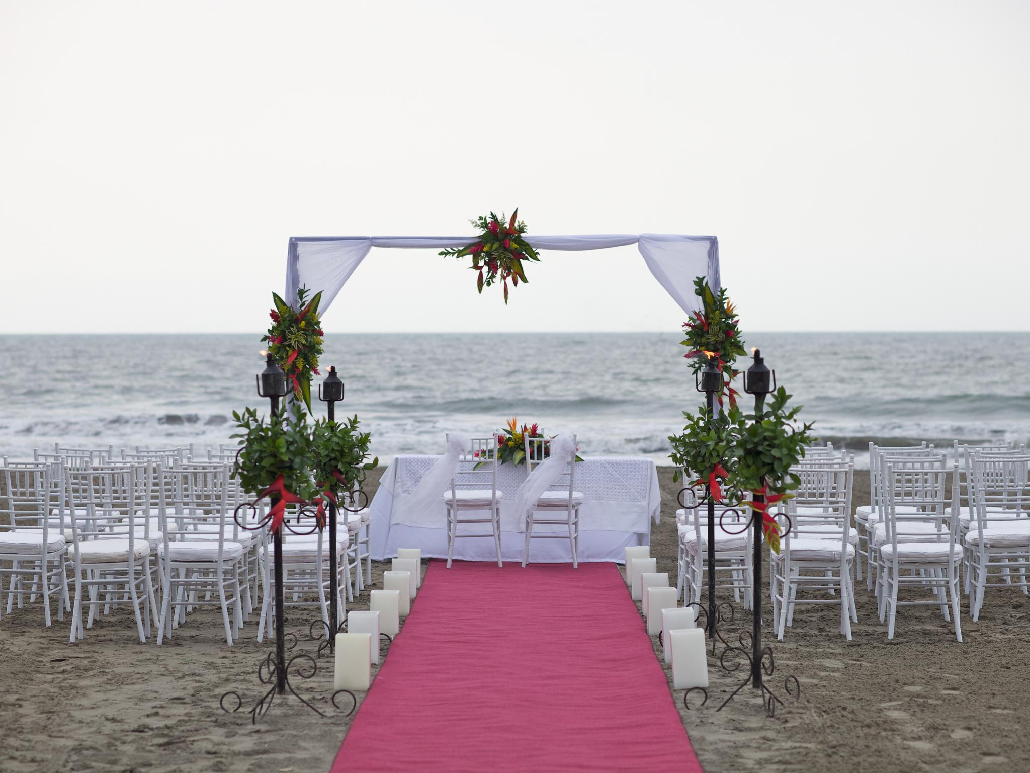 Hotel Las Americas Casa De Playa Картахена Экстерьер фото A beach wedding in Acapulco, Mexico