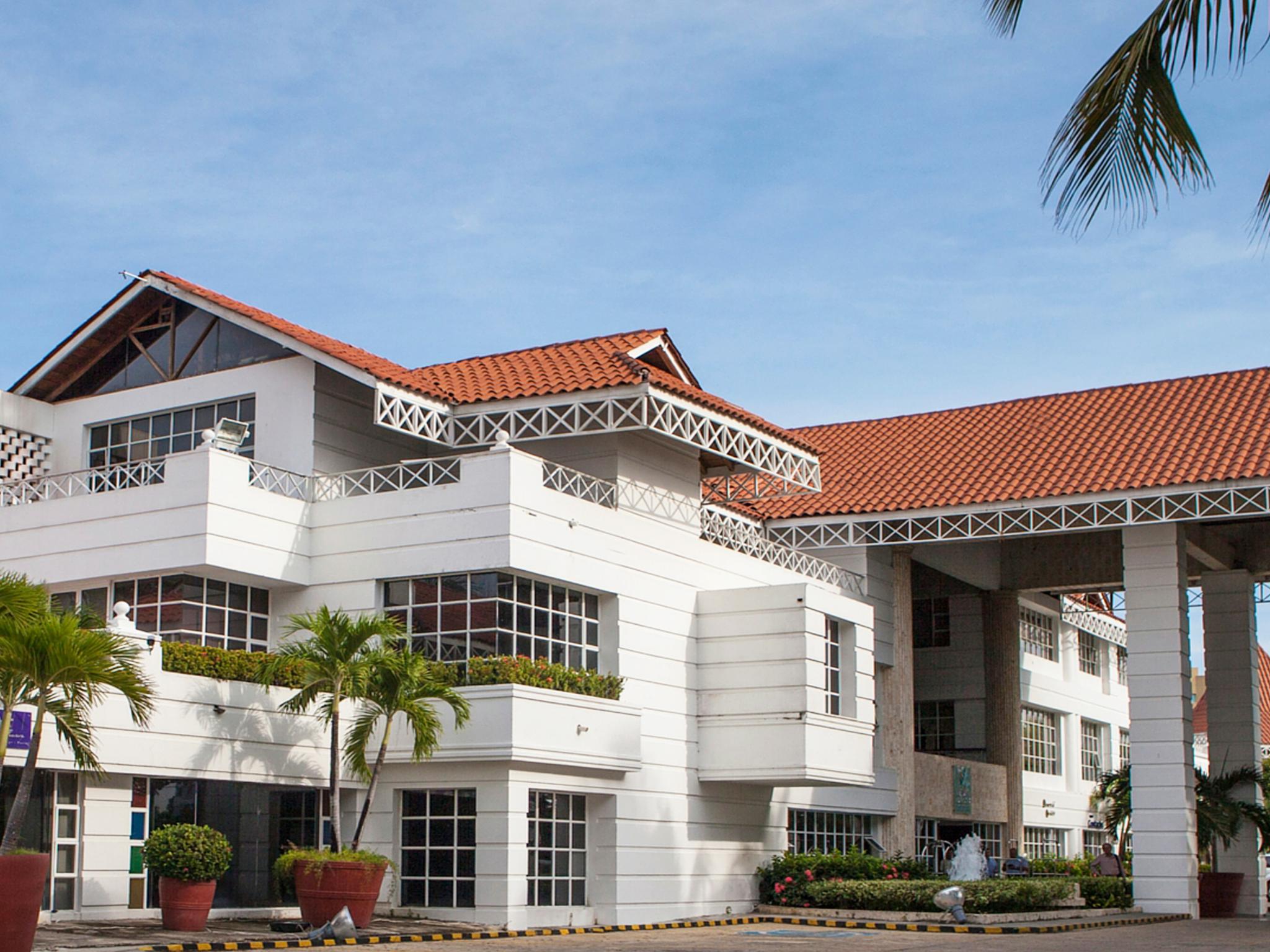 Hotel Las Americas Casa De Playa Картахена Экстерьер фото The University of Nottingham Malaysia Campus