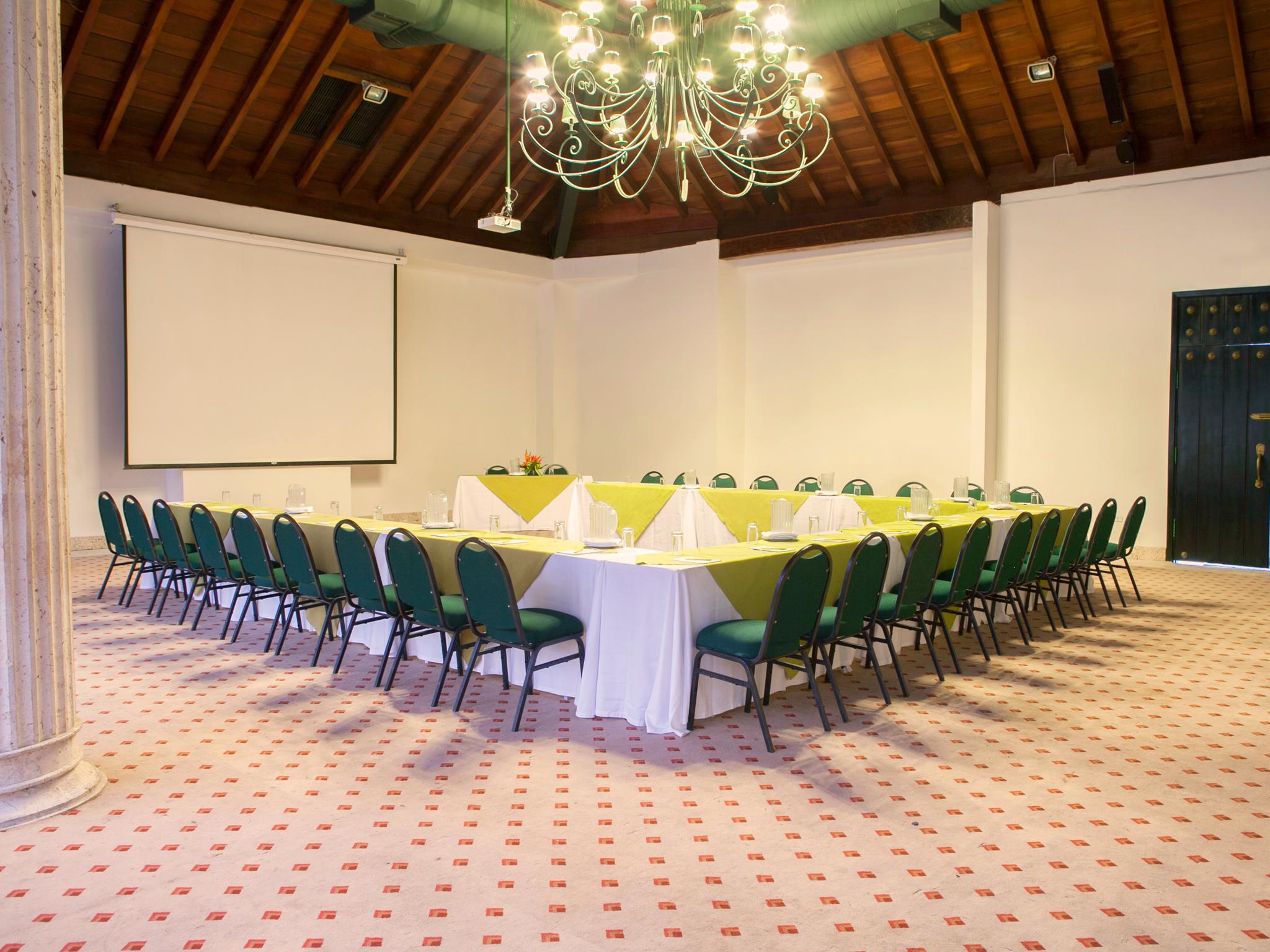 Hotel Las Americas Casa De Playa Картахена Экстерьер фото The meeting room