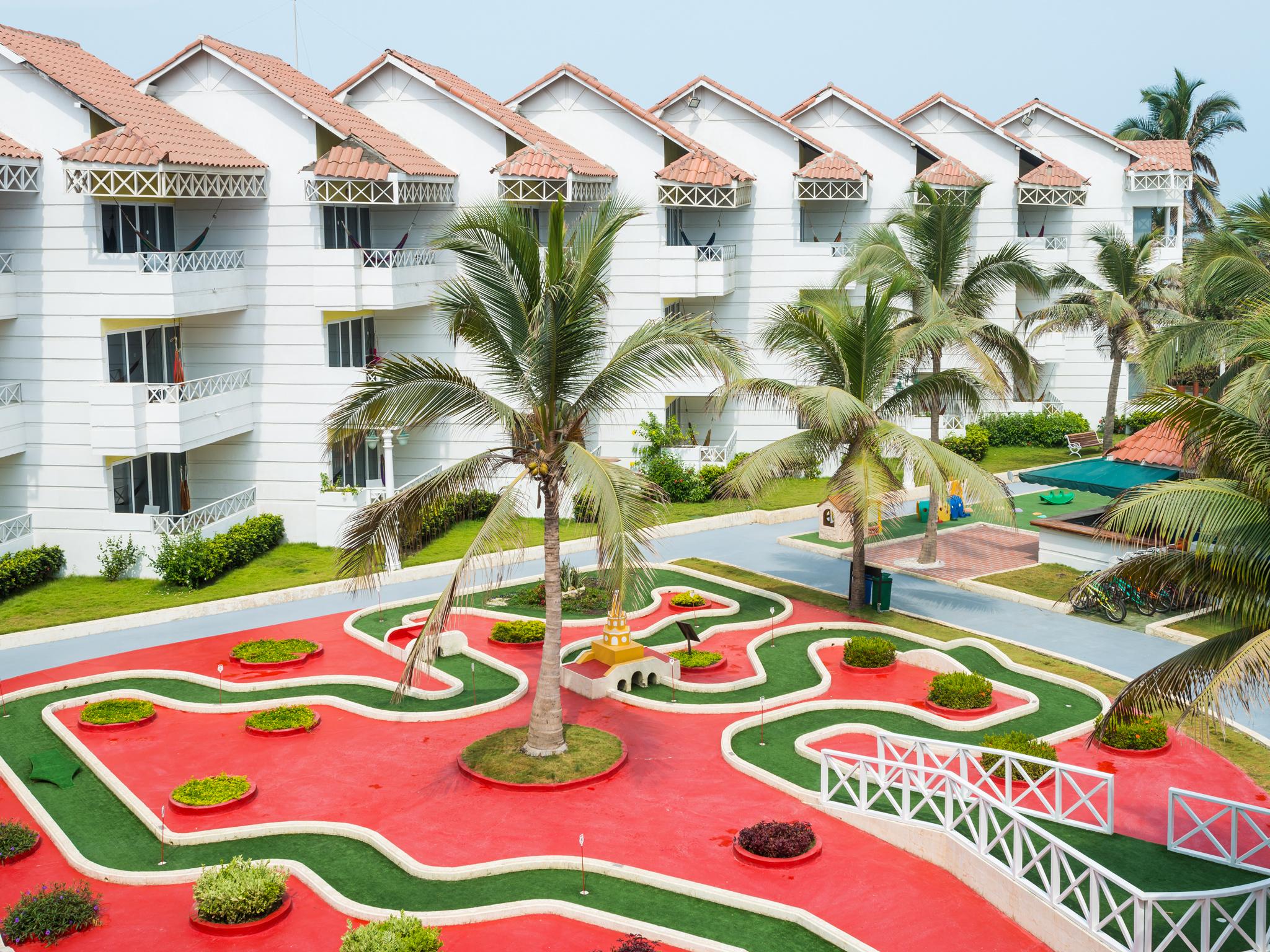 Hotel Las Americas Casa De Playa Картахена Экстерьер фото Club Mahindra, Pulicat