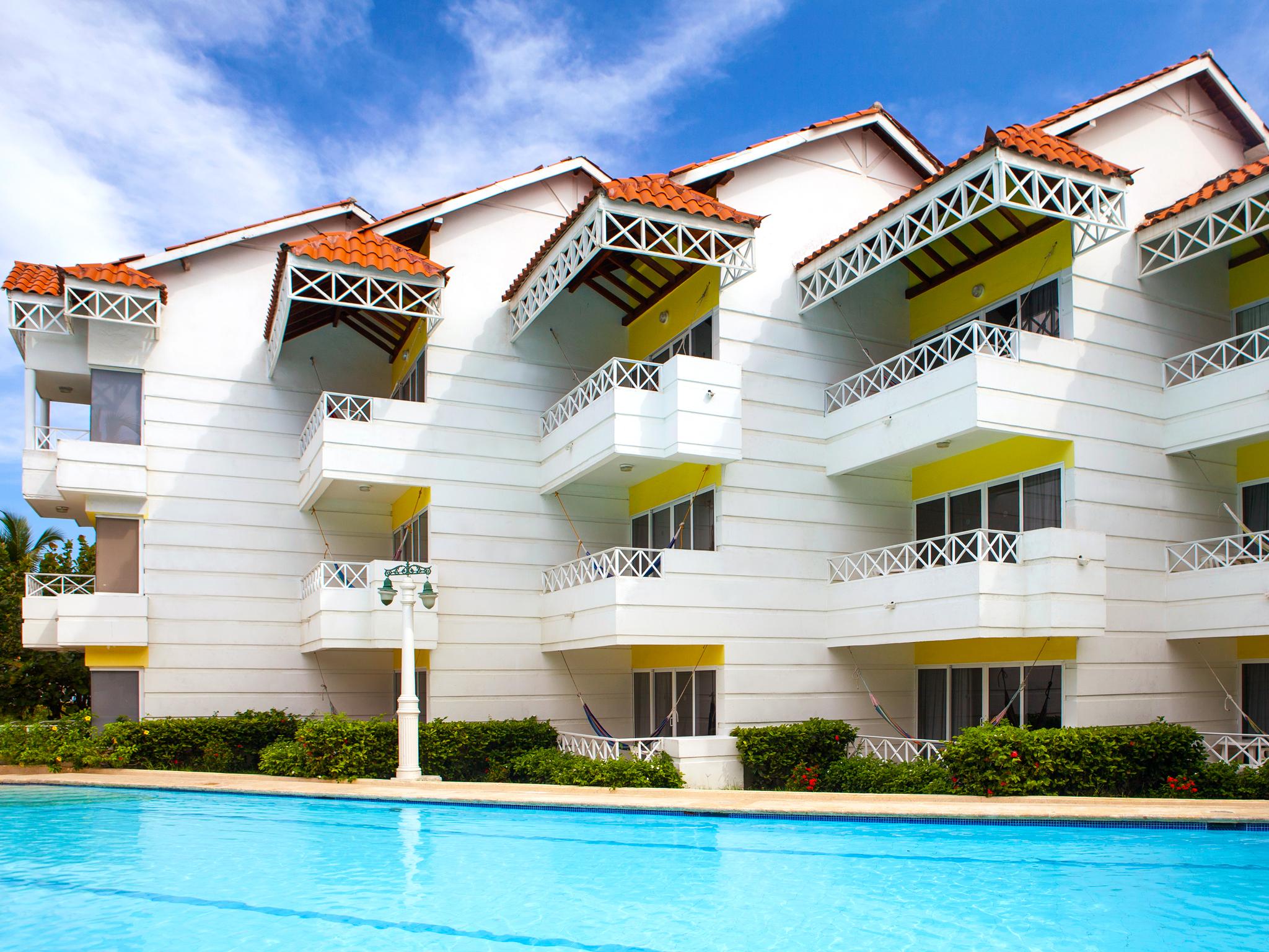 Hotel Las Americas Casa De Playa Картахена Экстерьер фото Club Med Phuket