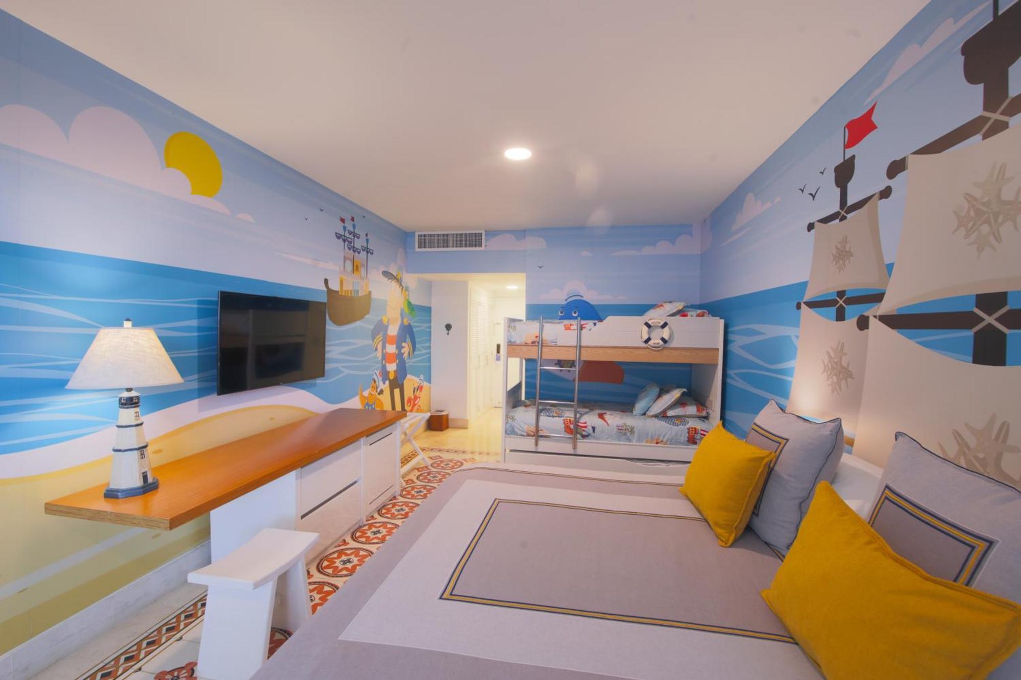 Hotel Las Americas Casa De Playa Картахена Экстерьер фото A room at the Great Wolf Lodge in Concord, North Carolina